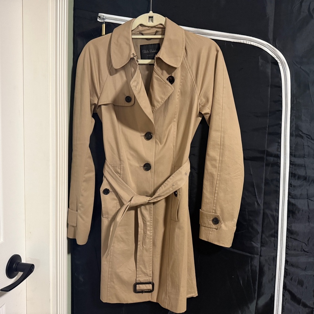 Aritzia Talula Babaton Women's Beige Trench